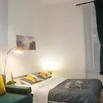 Quiet Cozy In The Center